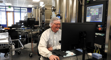 hero employee and coating chamber